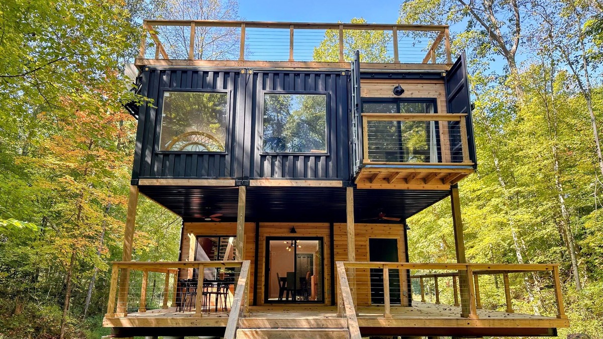 Creola Cabin | Pet friendly shipping container home. Located close to the parks and winery.