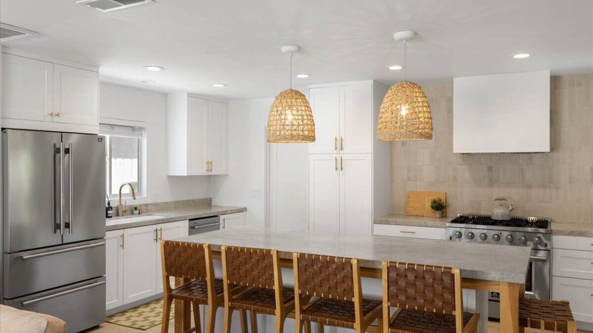 Loma Alta House | Pet Friendly, Single Story Home with Large Yard, 10 min from the beach