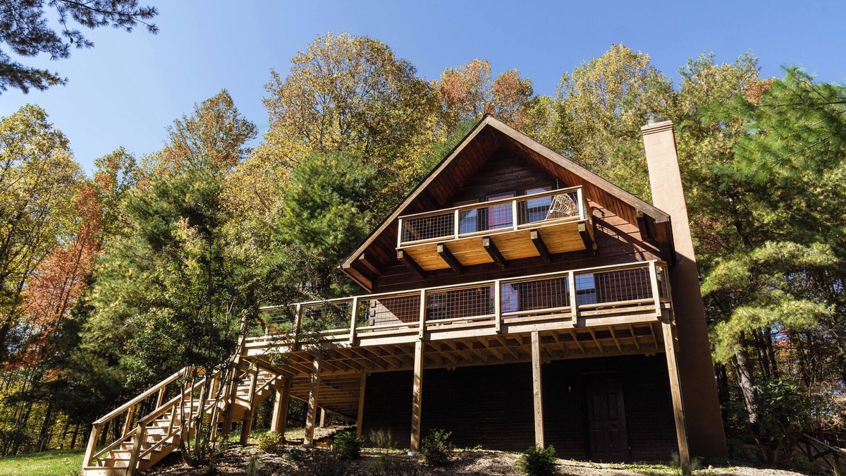 Haywood Cabin | PET-FRIENDLY Stay Near Old Rag + White Oak Canyon - Cozy Log Cabin