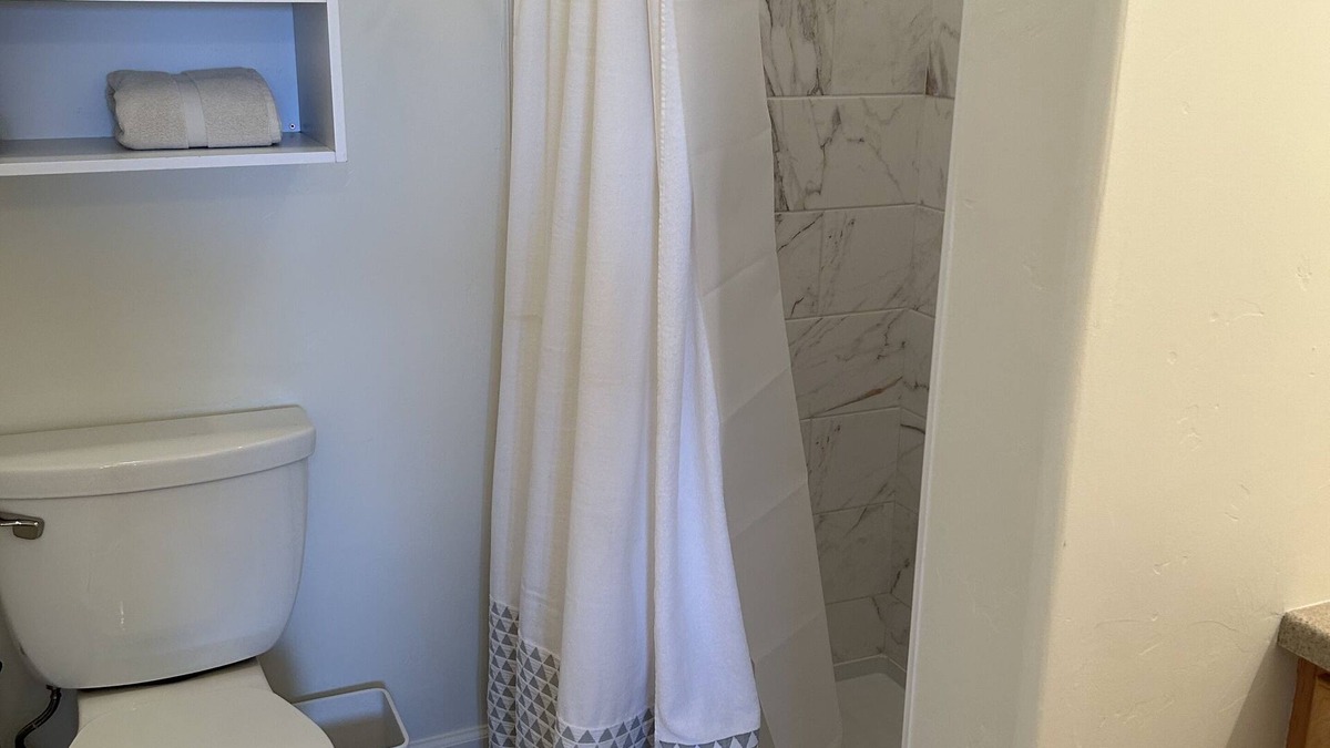 Glenwood Springs Apartment | Pet friendly, studio in Countryside by Harvey and Rifle Gap, farm fresh eggs