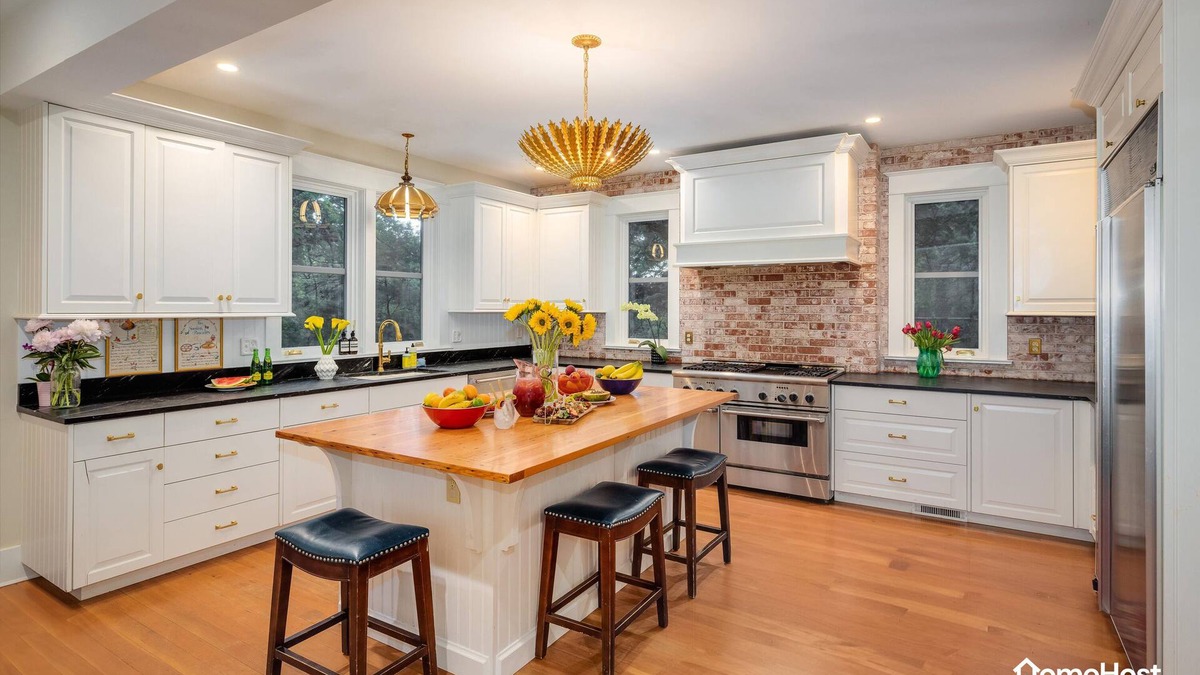 Lower Arapahoe House | Pet-Friendly! Stunning Home — Steps to Downtown, CU & Hiking Trails.