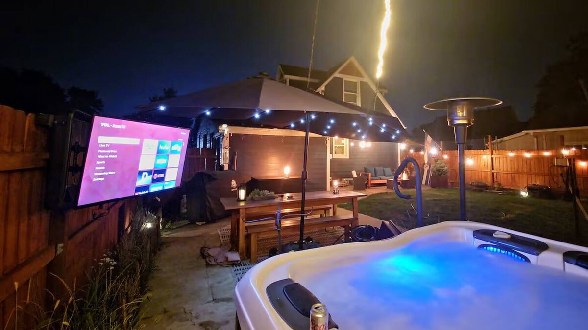 Elyria Swansea House | Pet-Friendly Suite w/Fenced Garden, HotTub, Sauna