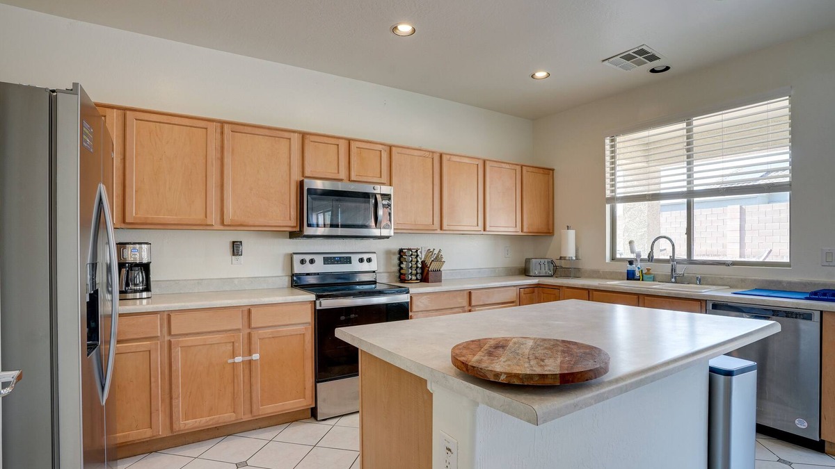 Orchards Estates House | Pet-Friendly Surprise Home w/Yard & Grill Area