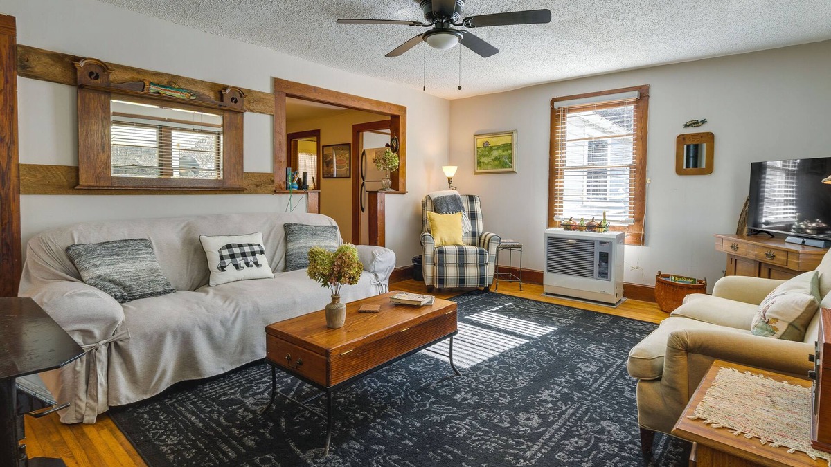 Kyle House | Pet-Friendly Topton Home w/Patio, Deck & Views!