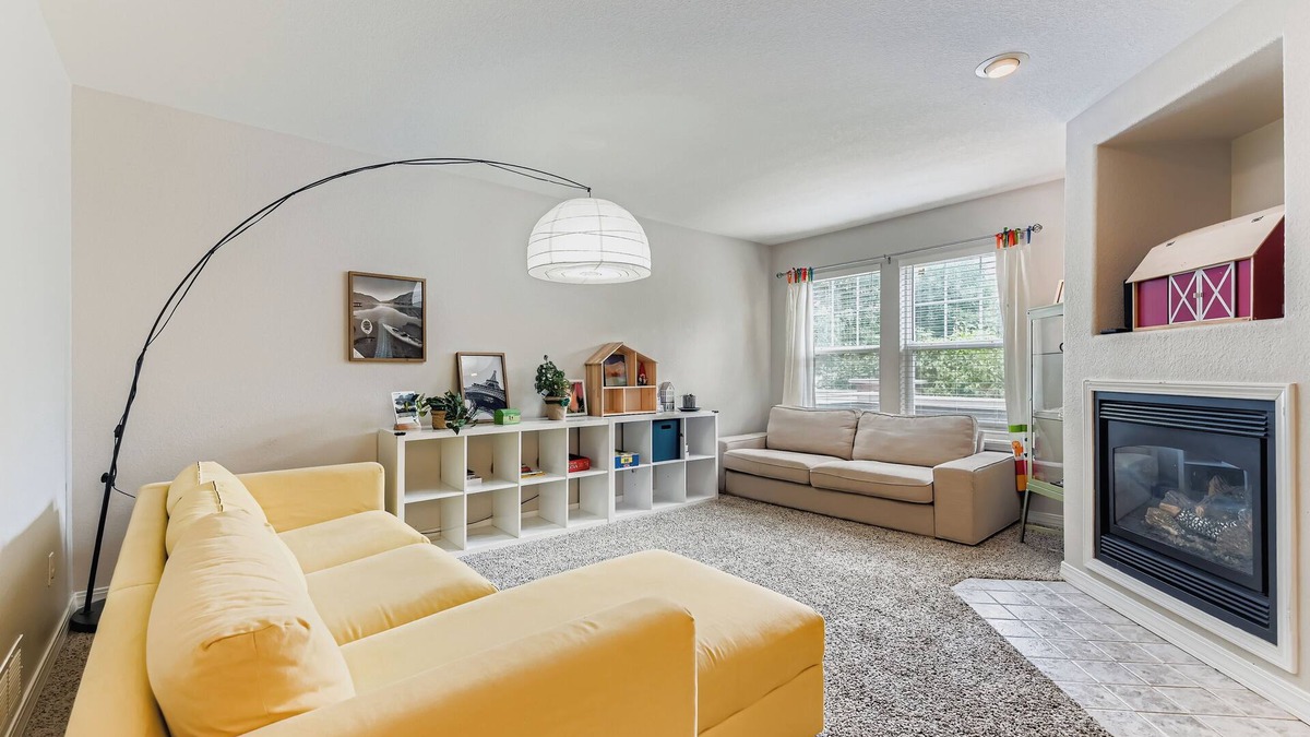 Broomfield House | Pet Friendly Townhome Near Parks