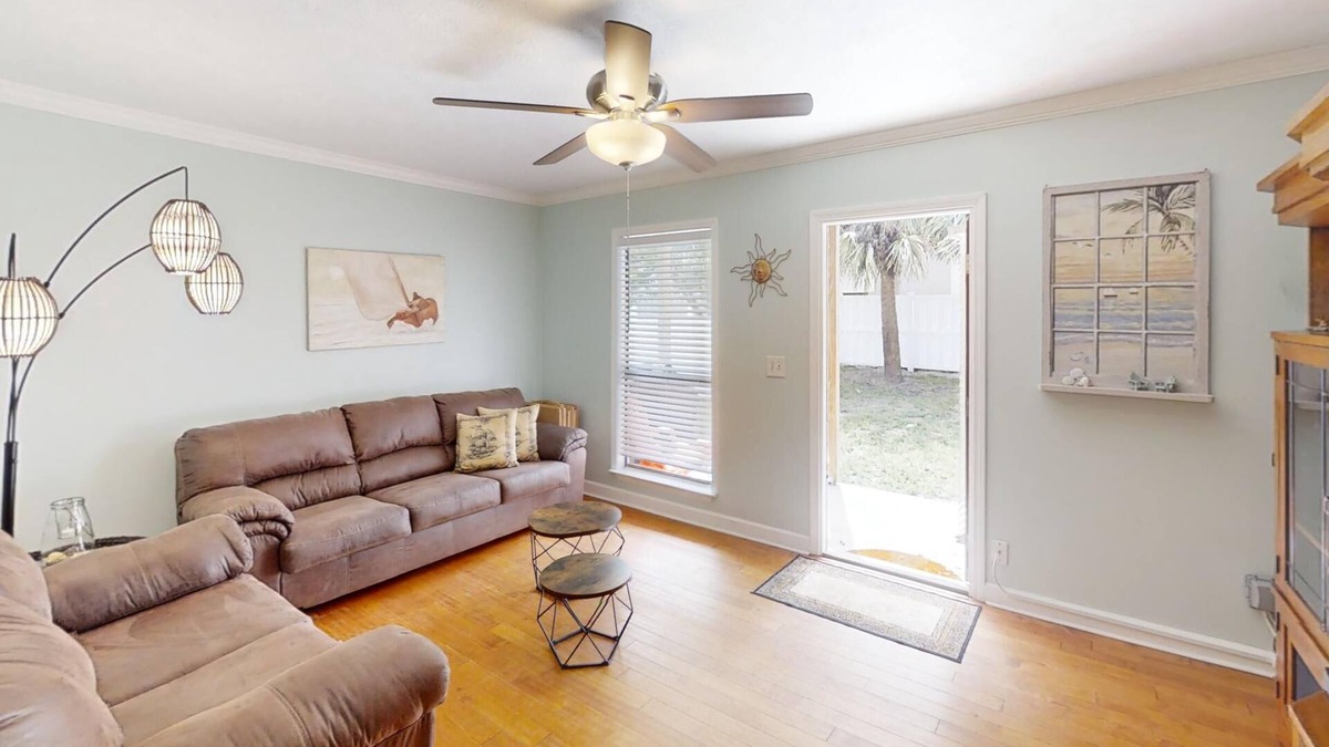 Open Sands House | Pet Friendly Near Emerald Beach Short walk to Beach Free Golf Every Day!