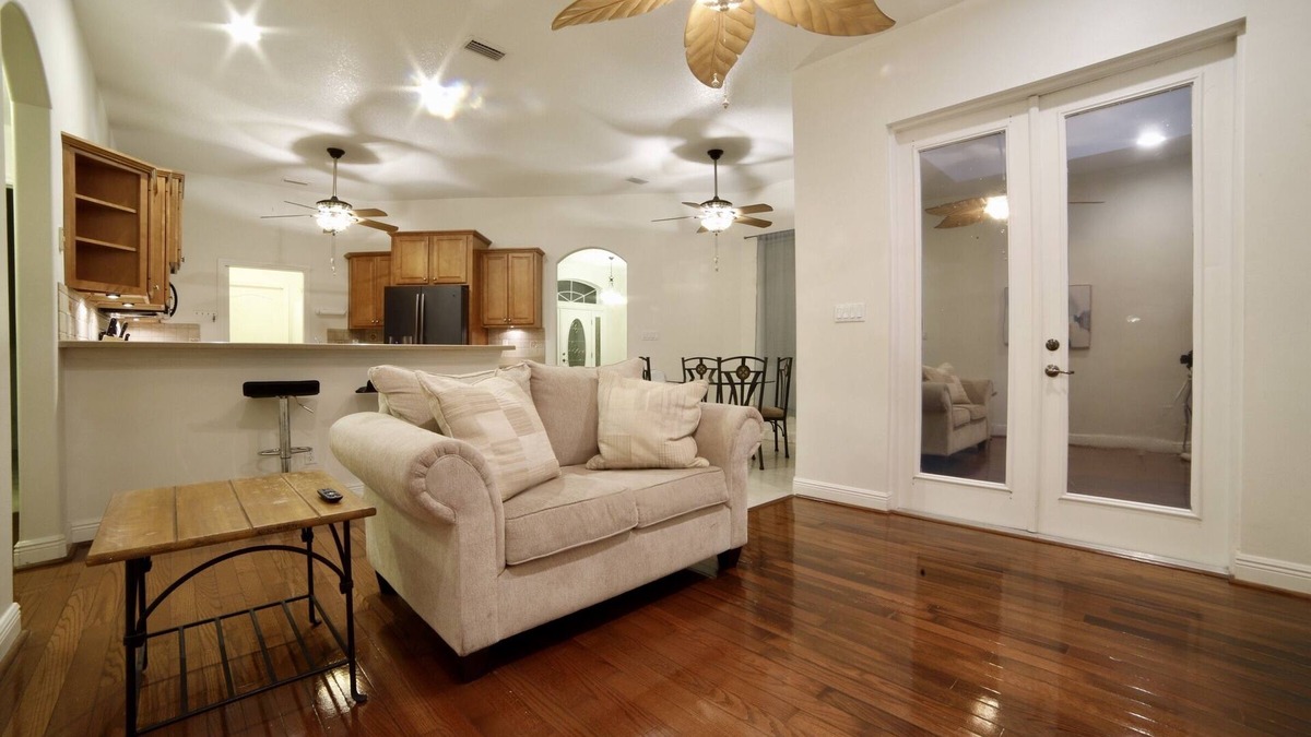 Cocoa House | Pet Friendly Vacation Home near Disney/Beaches