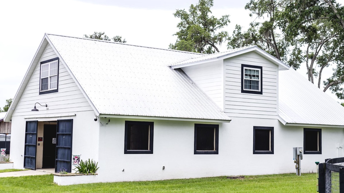 Ocala House | Pet Friendly Vacation Rental at Mini Moo Ranch - only 6 miles to WEC Ocala, Fl
