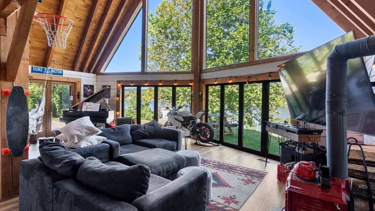 Newtonville Cabin | Pet-Friendly Vacation Rental w/Lake Access
