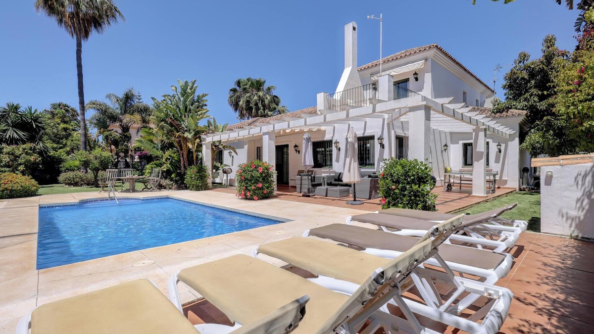 San Pedro de Alcantara Villa | Pet Friendly Villa "El Cafetal de Veronica" close to the Beach with Pool