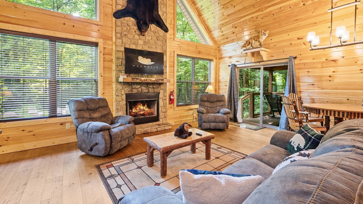 Rocky Grove Cabin | Pet Friendly with Huge Yard! Secluded Stay