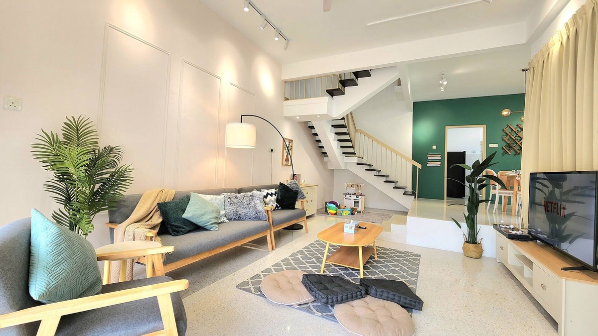 Ss 4 House | Petaling Jaya Kelana Jaya Spacious 4-bedroom townhome with AC, WiFi, Netflix