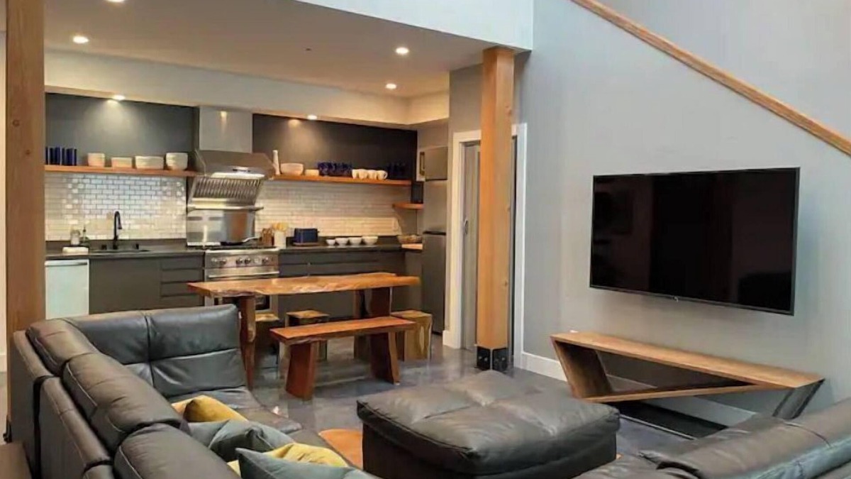 Petaluma Apartment | Petaluma Warehouse Loft Collection Unit E