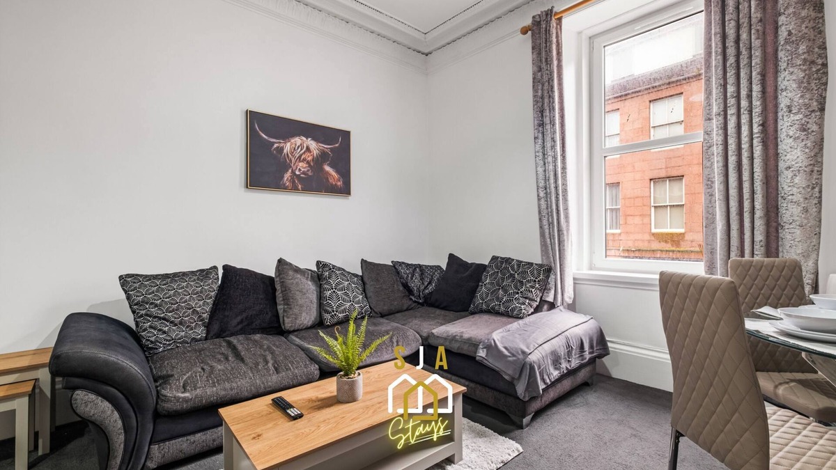 Peterhead Apartment | Peterhead Pad - SJA Stays - Modern 2 Bed Apartment