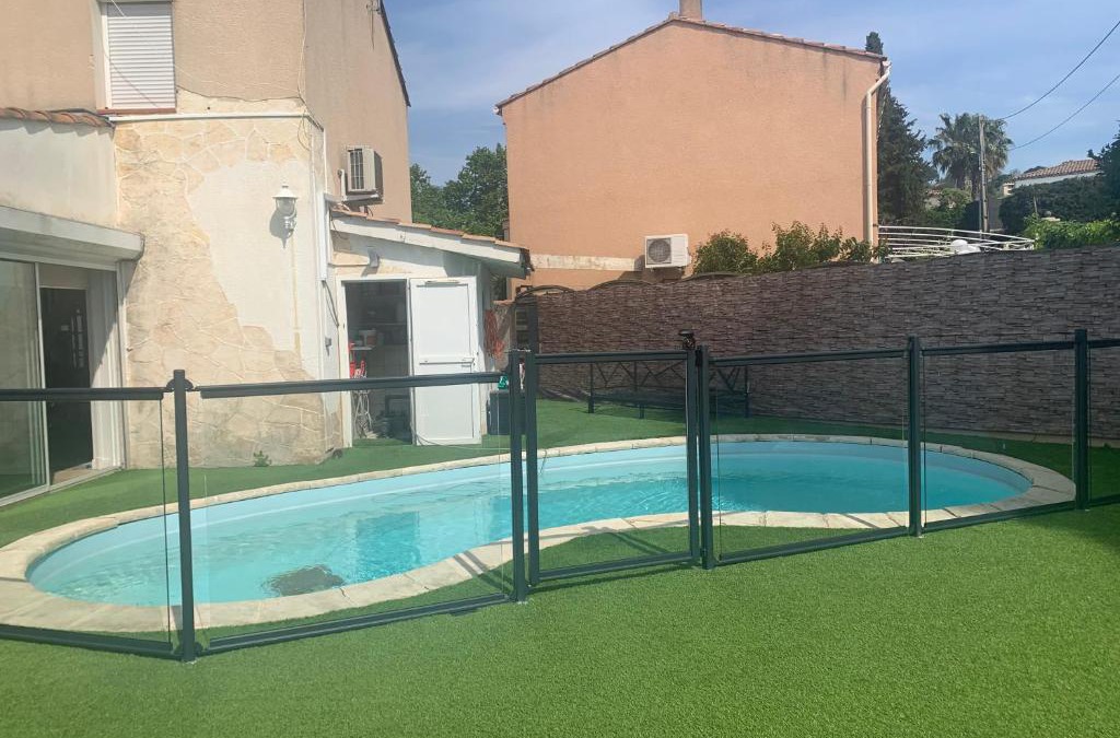 Les Caillols House | Petit appartement chez l’hôte avec piscine
