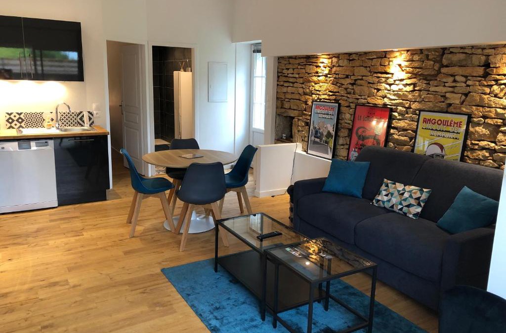 La Rochette House | PETIT GITE EN BRACONNE