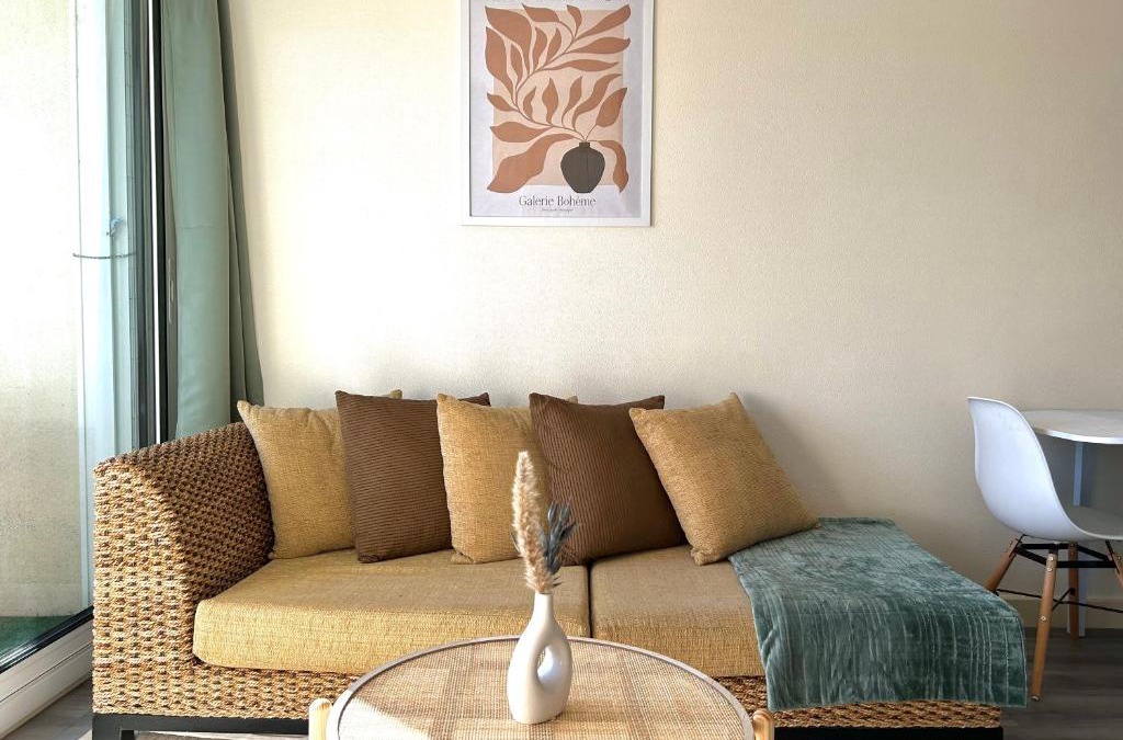 La Riche Apartment | Petit Tourangeau - Jardin Botanique - Balcon
