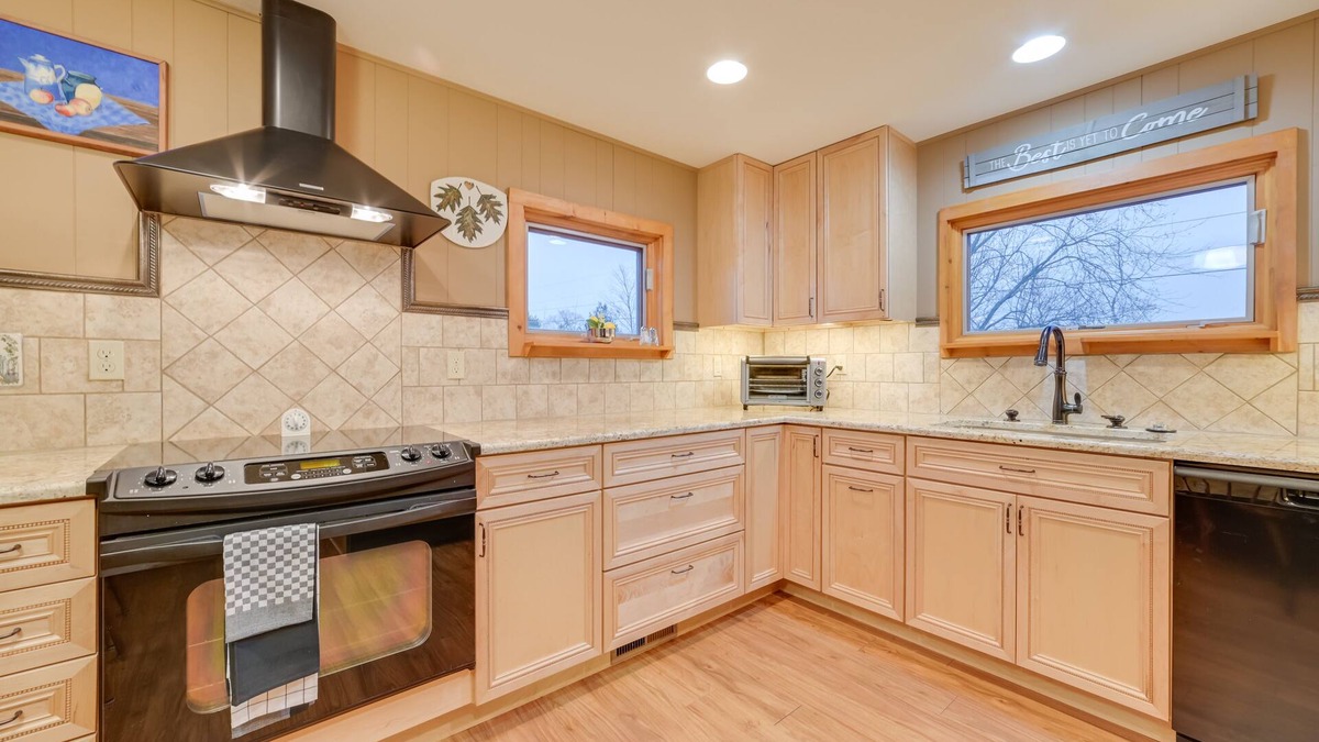 Petoskey House | Petoskey Home ~ 5 Mi to Downtown & Bayfront Park!
