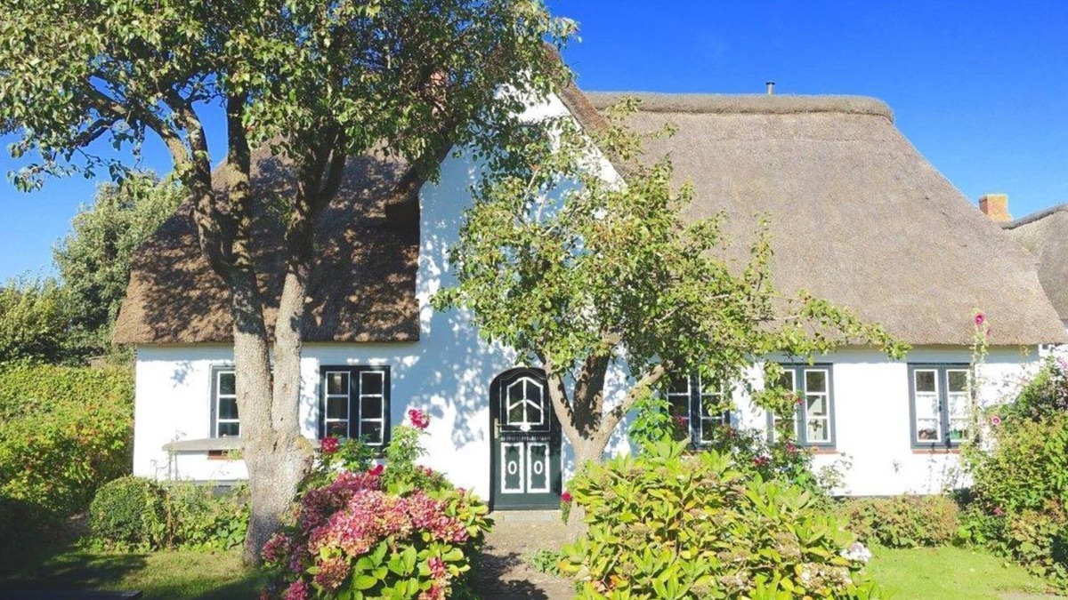 Midlum House | Petrine`s Hüs - The Petrine/s Hüüs is situated on the outskirts of Midlum.