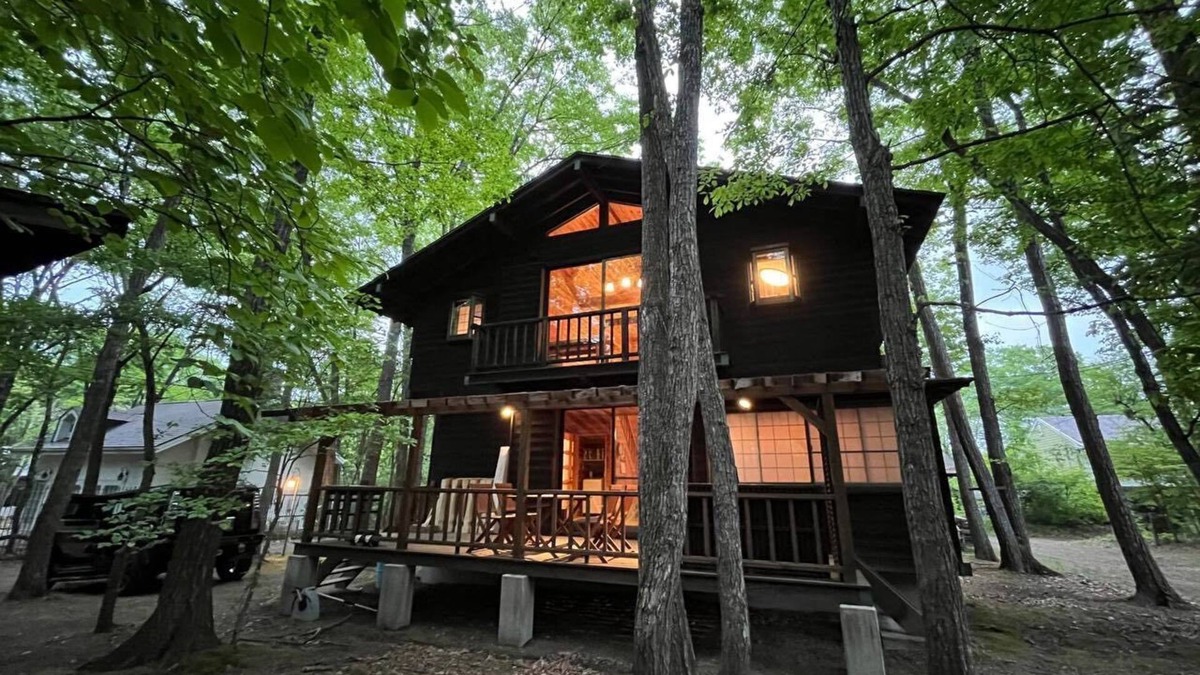 Kita Karuizawa Cabin | Pets, BBQ, bonfires OK! Spacious Kita-Karuizawa Rental Villa with Fireplace 'Musasabi House
