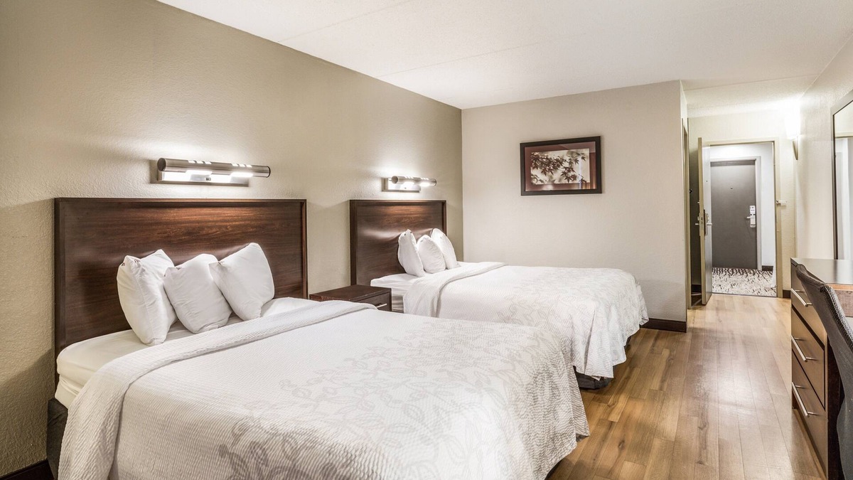 Woburn Hotel | Pets Stay Free! 2 Family-Friendly Units, FREE Parking, Minutes to Stone Zoo!