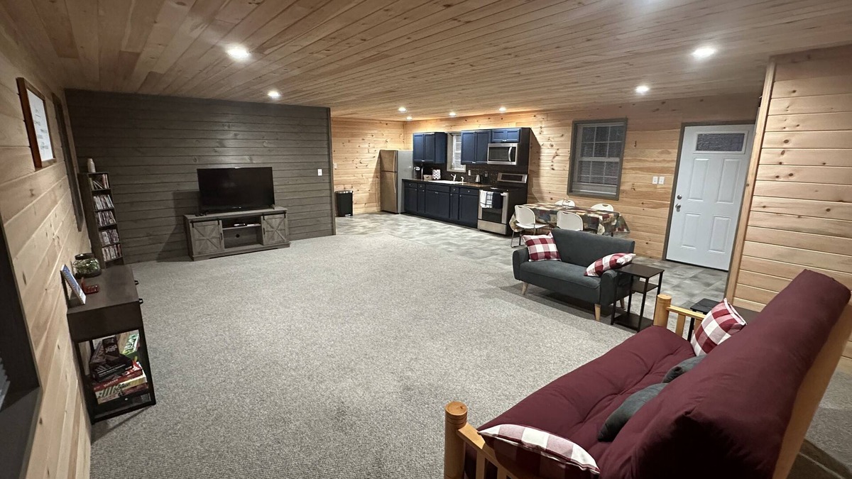 Sunbury Cabin | Pets welcome at this peaceful cabin with a view