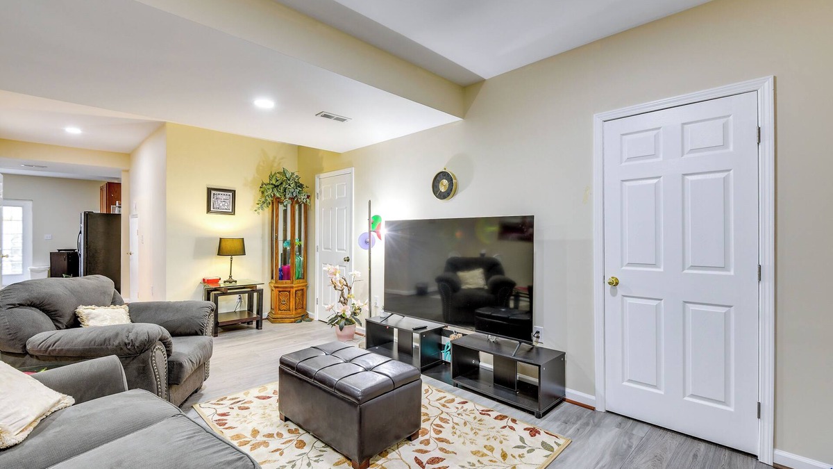 Sterling Apartment | Pets Welcome! Cozy Family Apartment in Sterling