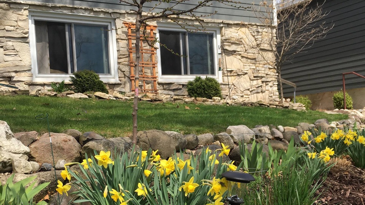 Colgate House | Pewaukee Lake View - Convenient Location - Indoor And Outdoor Spaces!