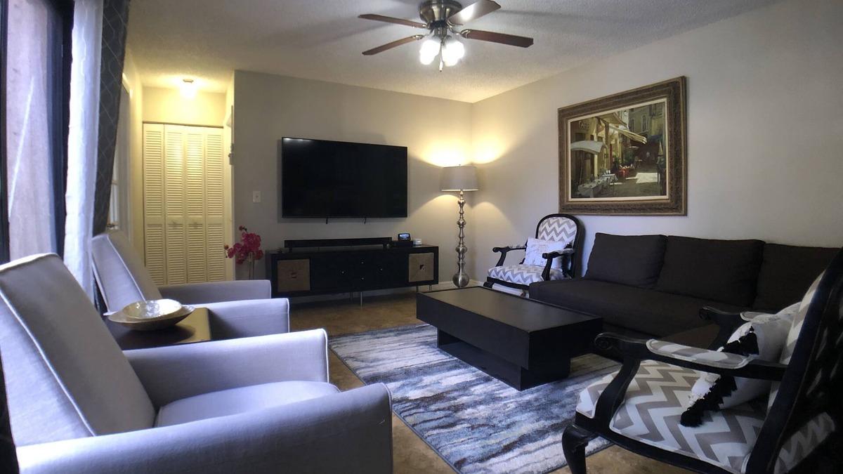 Prestwick Chase House | PGA National home 2BR Retreat patio gated golf community swimming pool