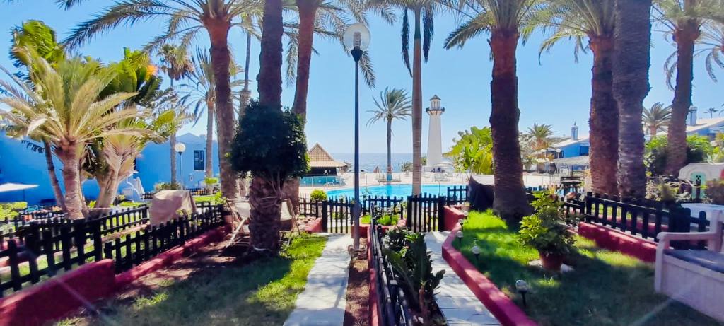 Playa del Aguila Apartment | PHARUS retro beach home New Heated Pool