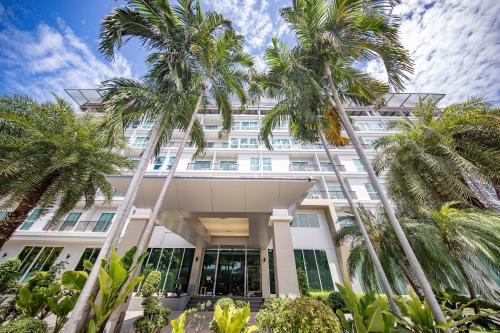 Noen Phra Hotel | Phavina Grand Boutique