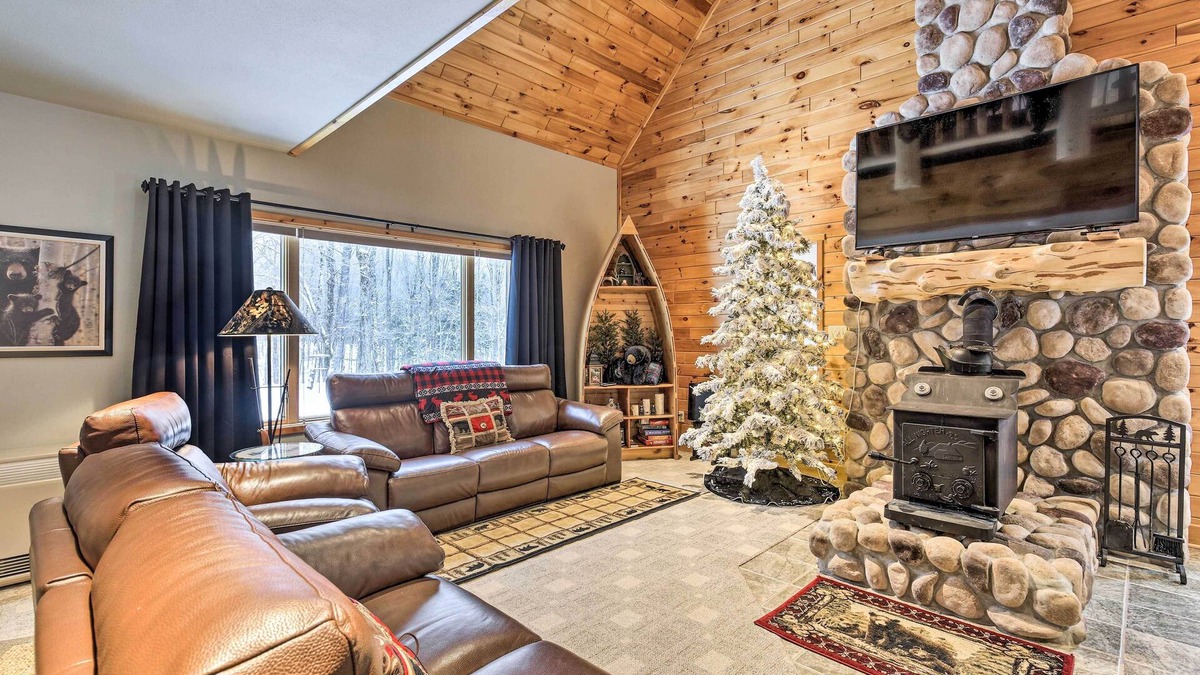 Phelps Cabin | Phelps Cabin on 26 Acres w/Fire Pit!
