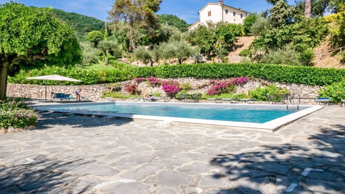 Pugliola Apartment | Piana di Solaro Modern Flatx4 & Swimming Pool