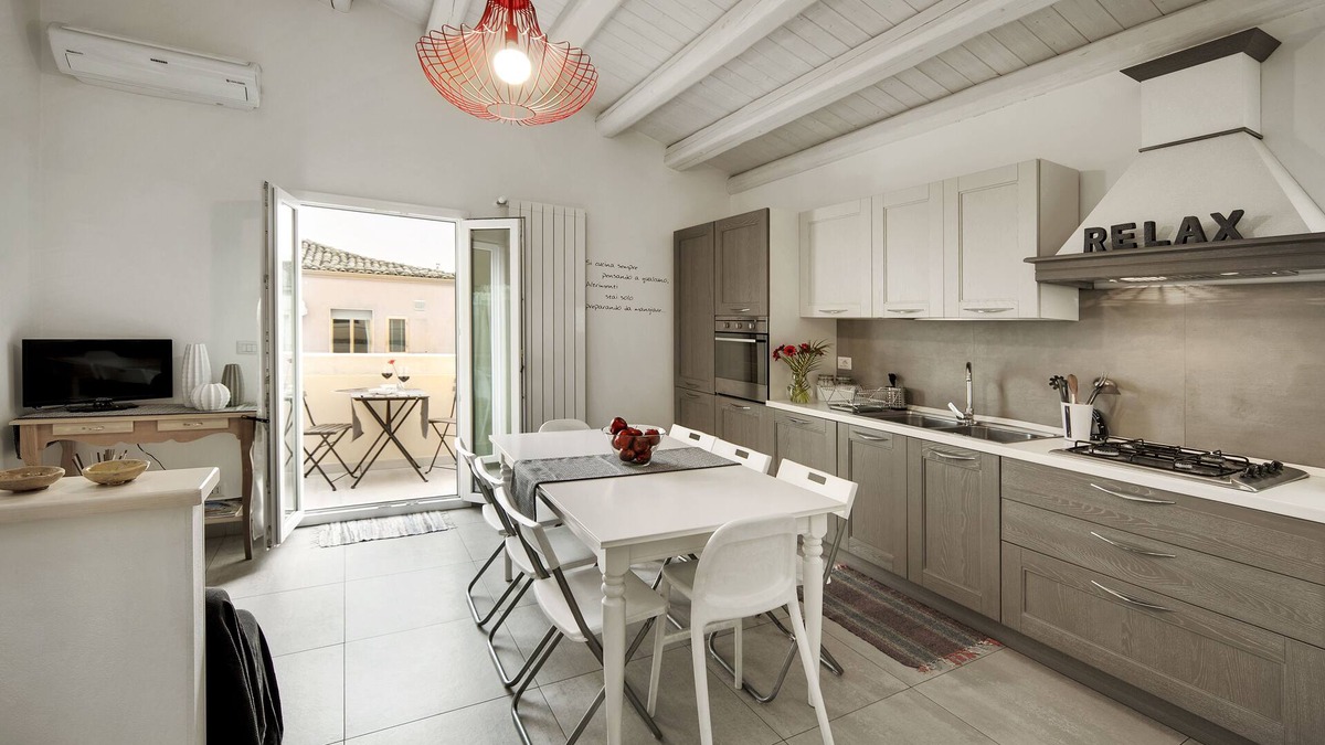 Ragusa House | Piazza Salvatore, 7, rooms with a view