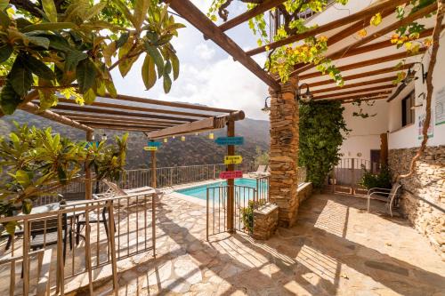 Laroya House | Picachico