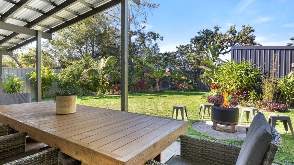 Callala Beach Cottage | Piccolo Cottage - Firepit - 4 Mins Walk to Beach