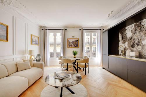 Chaussee-d'Antin Apartment | Pick A Flat's Apartments in Opéra - Rue La Fayette