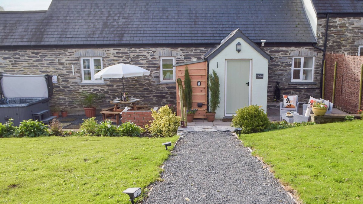 Blaenwaun Cottage | Picked for its character finish and rural setting.