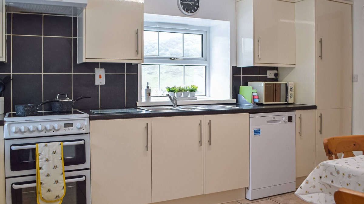 Pont-ar-gothi Cottage | Picked for its truly superb countryside views and offering lots of space throughout.