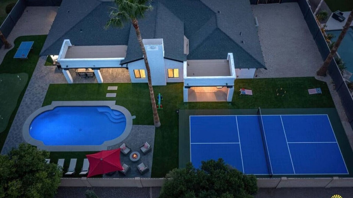 Paradise Valley Village House | Pickelball Paradise+Putting Green+Heated Pool+Table Tennis