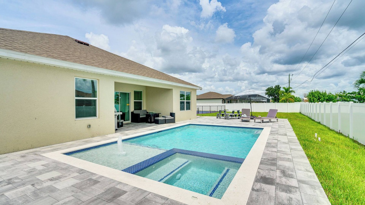 Mariner House | Pickleball Court, Saltwater Pool: Cape Coral Home!