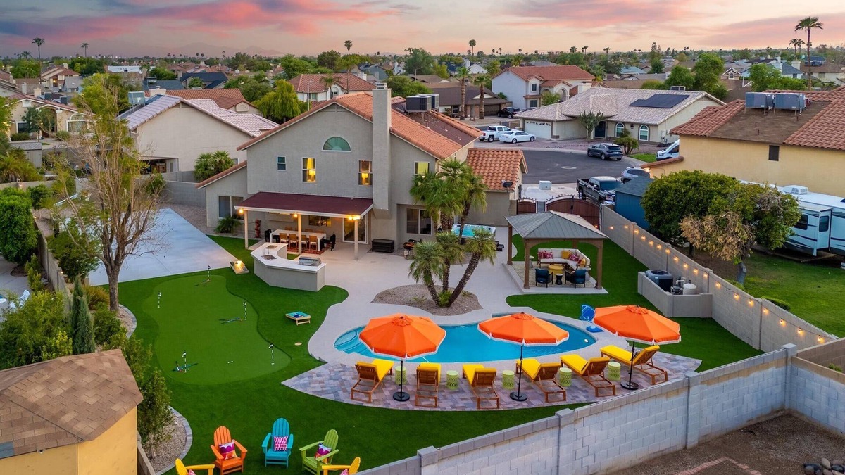 Peoria House | Pickleball + Heated Pool & Spa | Sleeps 16