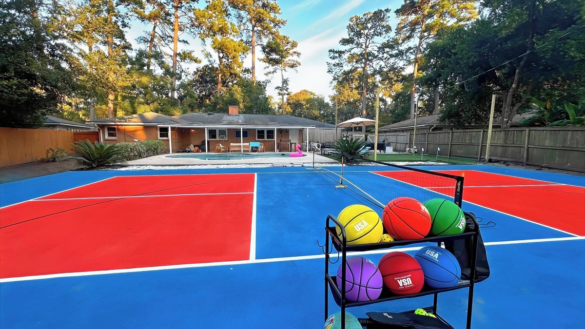 Savannah House | Pickleball + Pool + Game Room