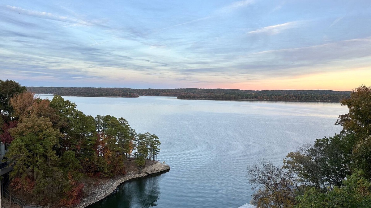 Counce Villa | Pickwick Lake Front River Walk Villa11 w/spectacular views, boatslip & pool