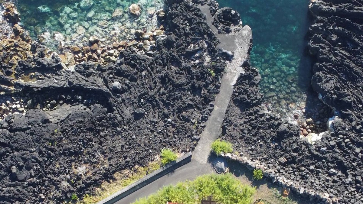 Sao Roque do Pico House | Pico Blue Ocean – Elegant Oceanfront Escape on Avenida do Mar