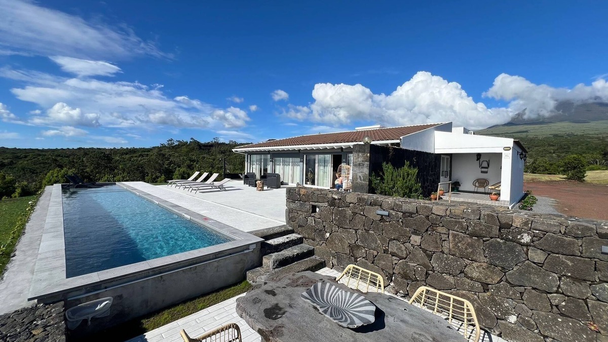 Madalena Villa | Pico Terrace