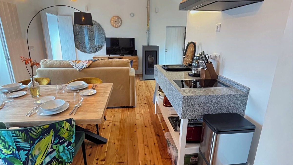 Lajes do Pico House | Picolo-Mondo - Mint and Honey