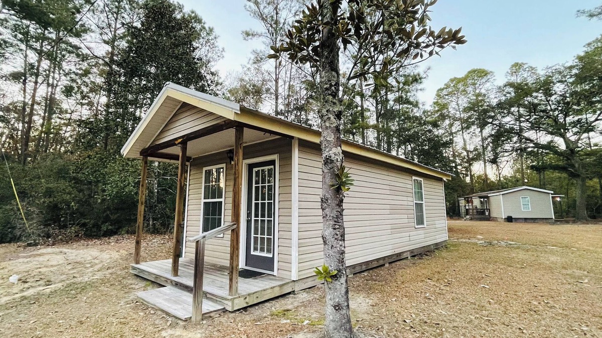 Ludowici House | Picturesque and Peaceful Tiny HousenNestled in Ludowici Ga.
