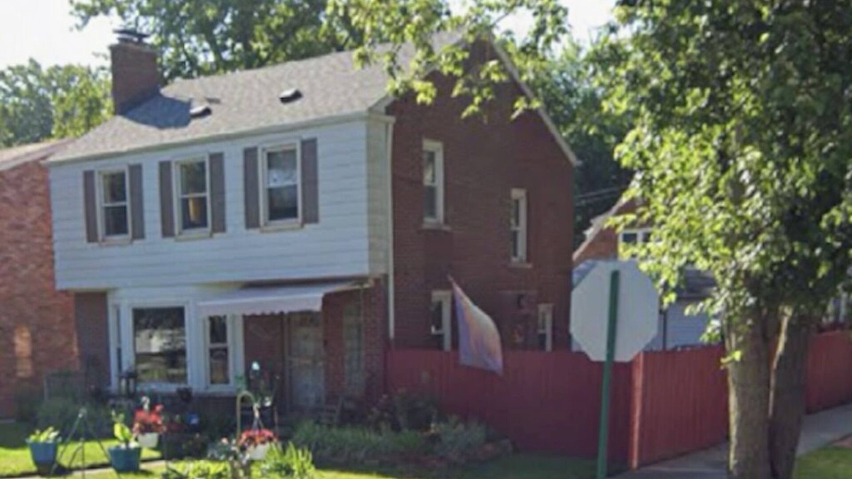 Detroit House | Picturesque East English Village Home