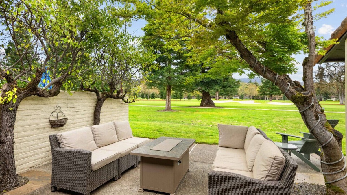Napa House | Picturesque Golf Course View: Pool, BBQ, Fire Pit